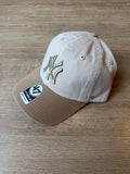 Gorra 47 Clean Up NY Yankees Crema y Café Claro