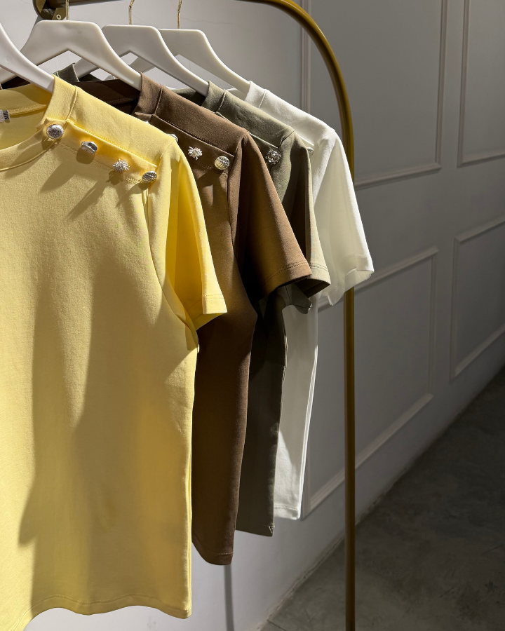 CAMISETA BISOU BOTONES