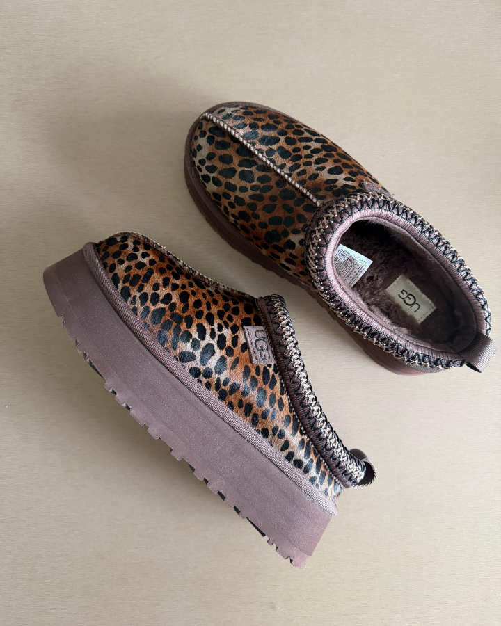 UGG LEOPARDO CAFÉ OSCURO